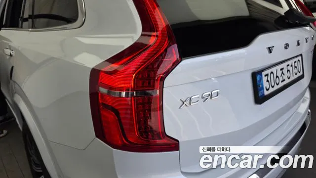 Volvo XC90 2020 — фото 9