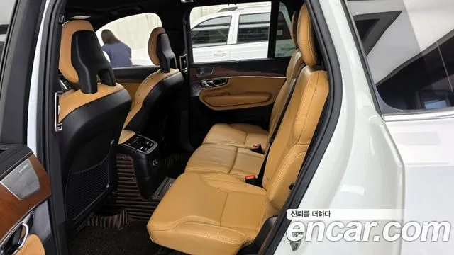 Volvo XC90 2020 — фото 16