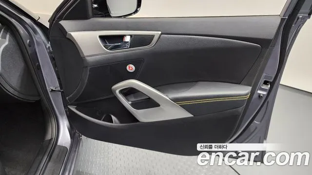 Hyundai Veloster 2016 — фото 15
