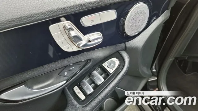 Mercedes-Benz C-Class 2018 — фото 13