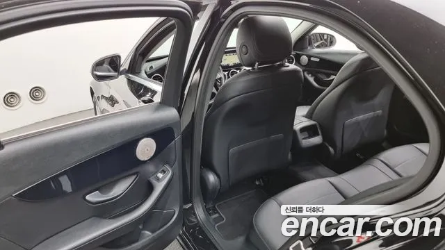 Mercedes-Benz C-Class 2018 — фото 18