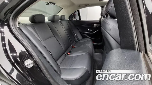 Mercedes-Benz C-Class 2018 — фото 19