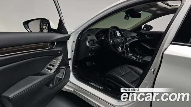 Honda Accord 2022 — фото 13