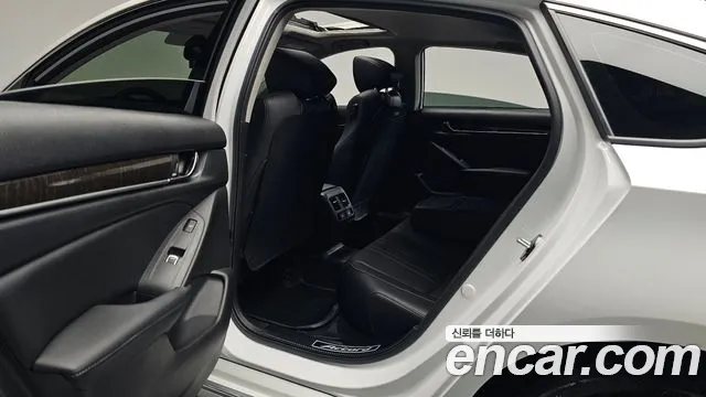 Honda Accord 2022 — фото 17