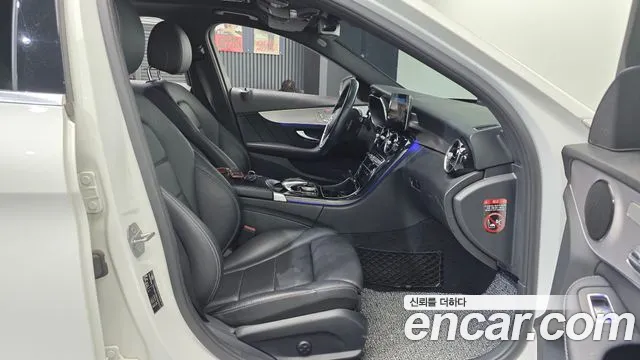 Mercedes-Benz C-Class 2020 — фото 17