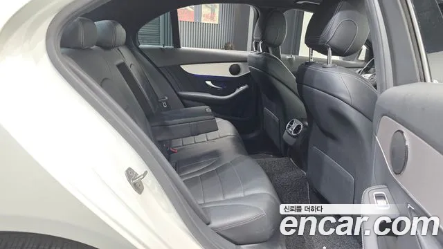 Mercedes-Benz C-Class 2020 — фото 18