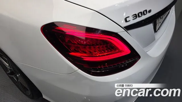 Mercedes-Benz C-Class 2020 — фото 9