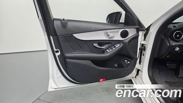 Mercedes-Benz C-Class 2020 — фото 14