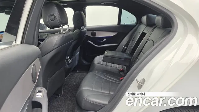 Mercedes-Benz C-Class 2020 — фото 16
