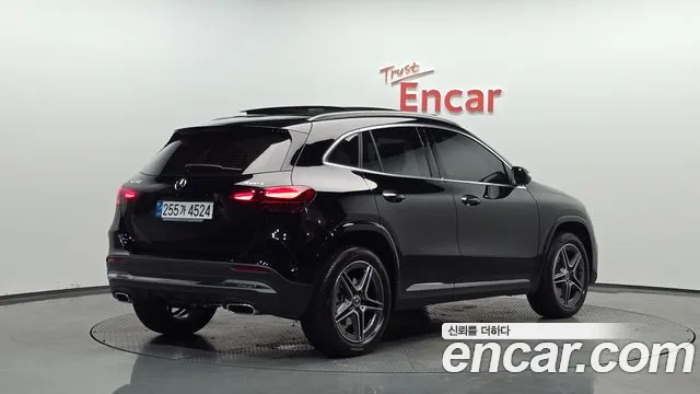 Mercedes-Benz GLA-Class 2026 — фото 1