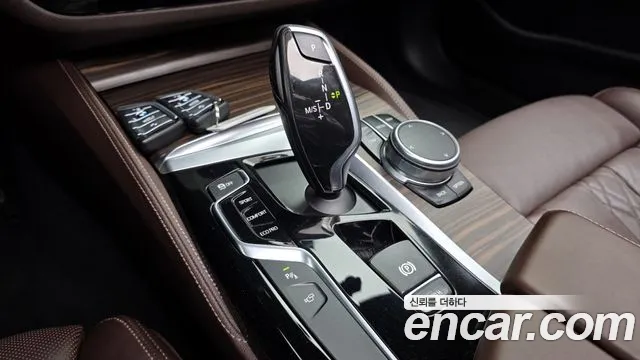 BMW 5-Series 2018 — фото 12