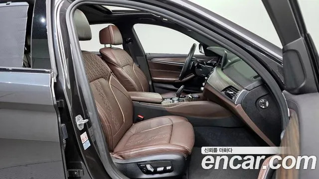BMW 5-Series 2018 — фото 17