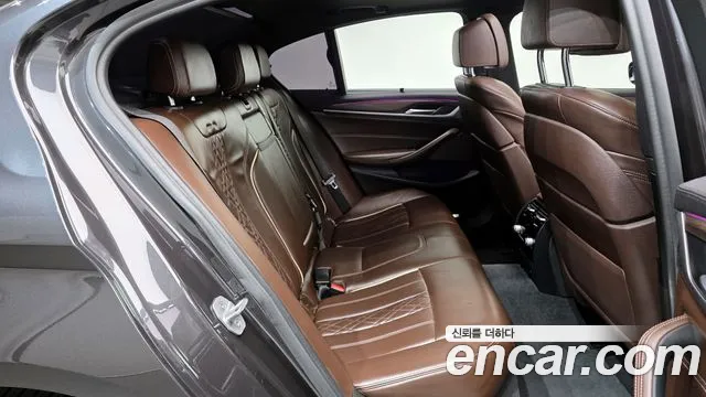 BMW 5-Series 2018 — фото 16