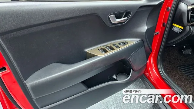 Kia Stonic 2020 — фото 14