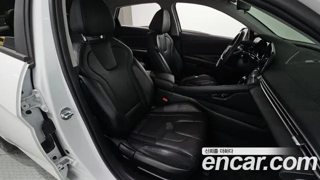 Hyundai AVANTE 2023 — фото 16