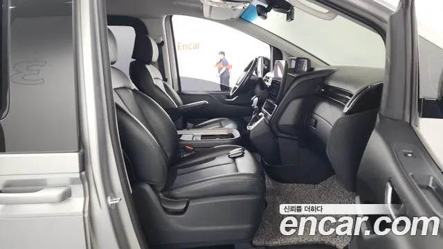 Hyundai Staria 2022 — фото 17