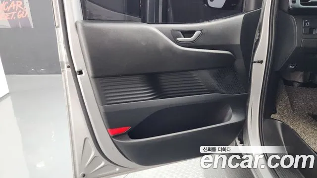 Hyundai Staria 2022 — фото 14