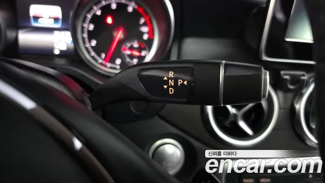 Mercedes-Benz GLA-Class 2018 — фото 11