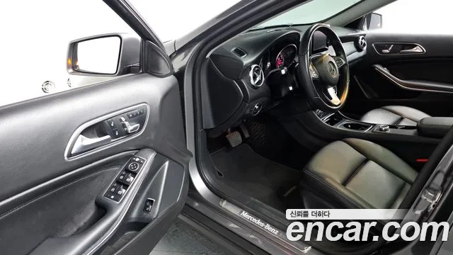 Mercedes-Benz GLA-Class 2018 — фото 12