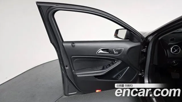 Mercedes-Benz GLA-Class 2018 — фото 13