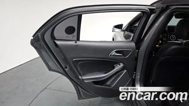Mercedes-Benz GLA-Class 2018 — фото 14