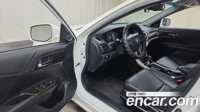 Honda Accord 2014 — фото 10
