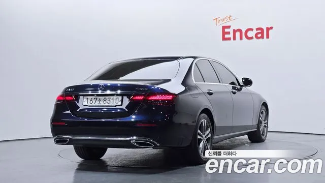 Mercedes-Benz E-Class 2022 — фото 2