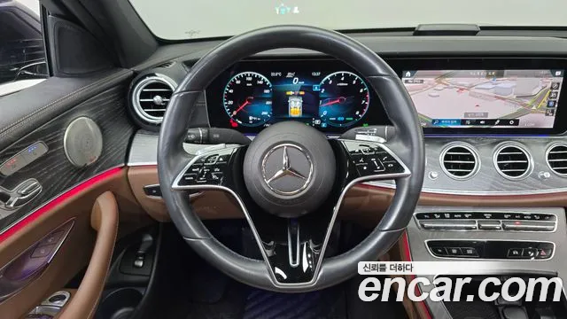 Mercedes-Benz E-Class 2022 — фото 13
