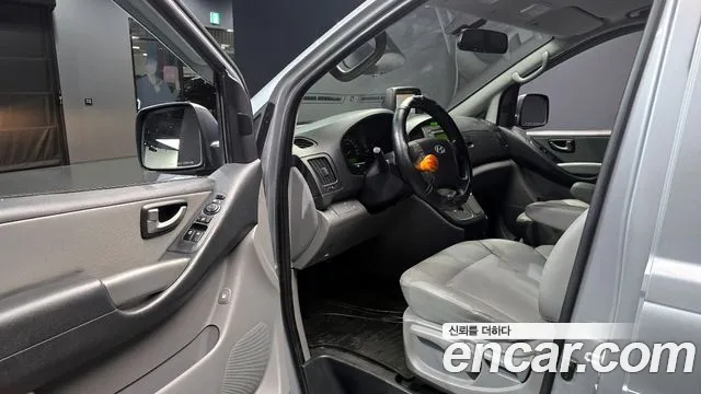 Hyundai Starex 2014 — фото 13