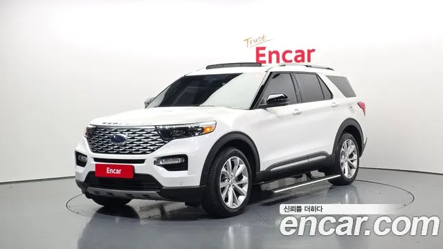 Ford Explorer 2022 — фото 1