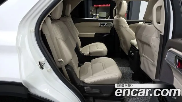 Ford Explorer 2022 — фото 18