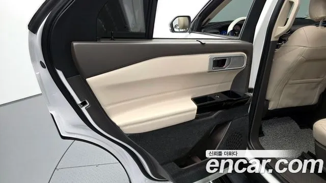 Ford Explorer 2022 — фото 15