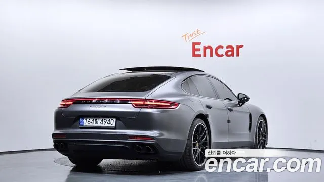 Porsche Panamera 2018 — фото 2