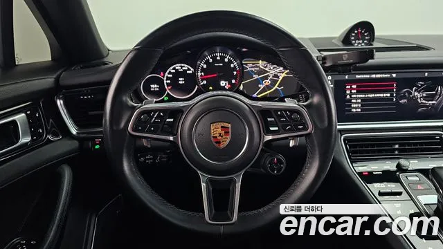 Porsche Panamera 2018 — фото 12