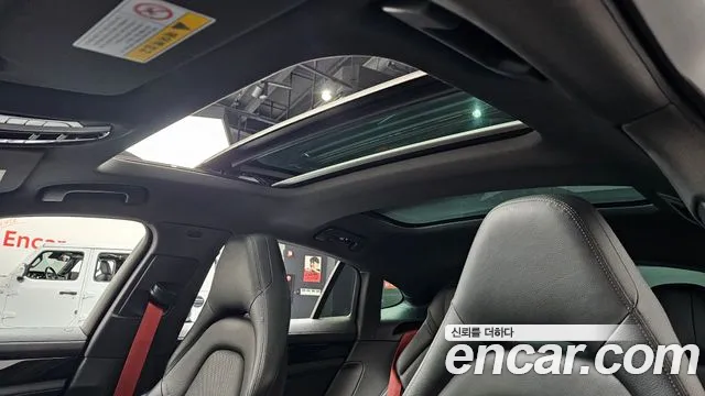 Porsche Panamera 2018 — фото 19