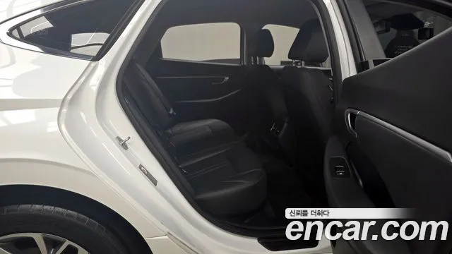 Hyundai Sonata 2020 — фото 19