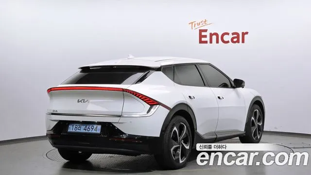 Kia EV6 2022 — фото 2
