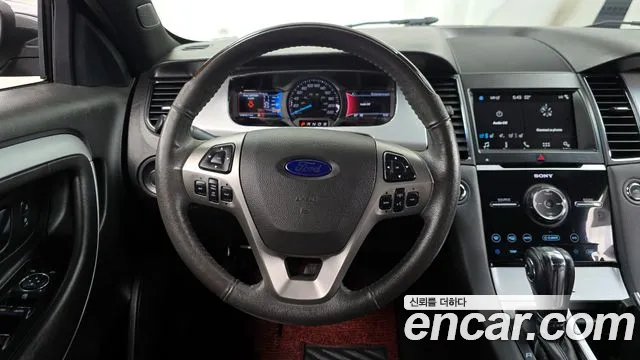 Ford Taurus 2017 — фото 19