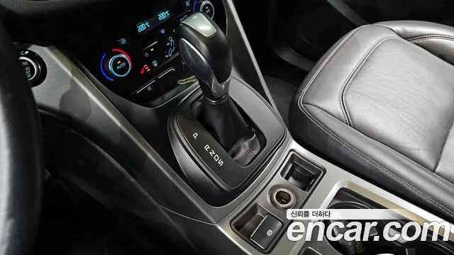Ford Kuga 2017 — фото 9