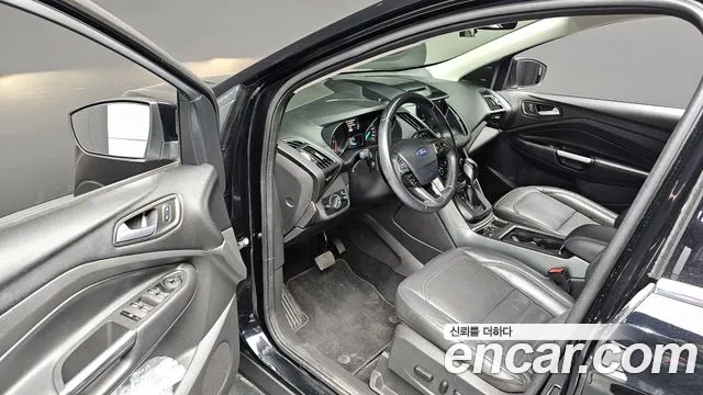 Ford Kuga 2017 — фото 12