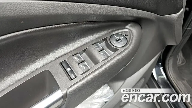 Ford Kuga 2017 — фото 19