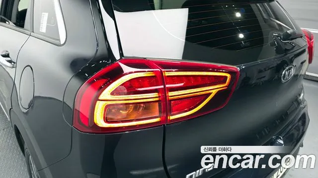 Kia Niro 2021 — фото 9