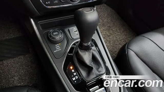 Jeep Cherokee 2021 — фото 12