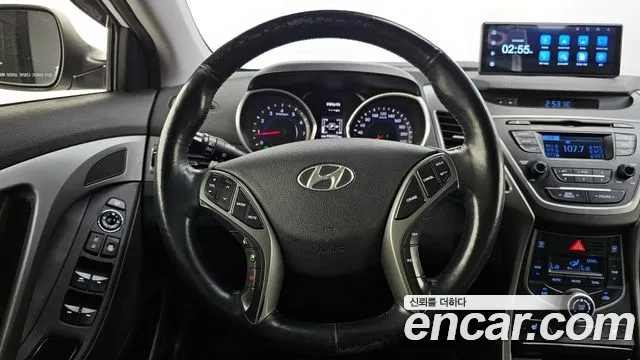 Hyundai AVANTE 2014 — фото 13