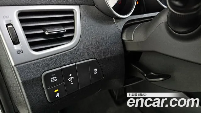 Hyundai AVANTE 2014 — фото 14