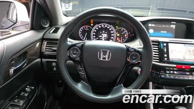 Honda Accord 2017 — фото 13