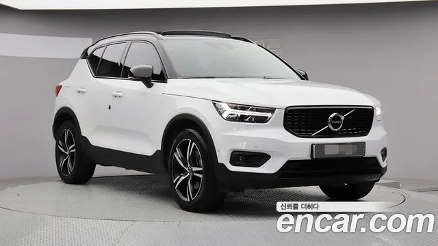 Volvo XC40 2019 — фото 3