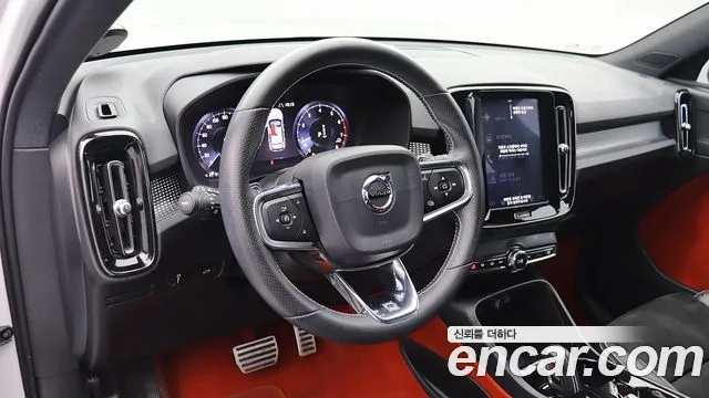 Volvo XC40 2019 — фото 13