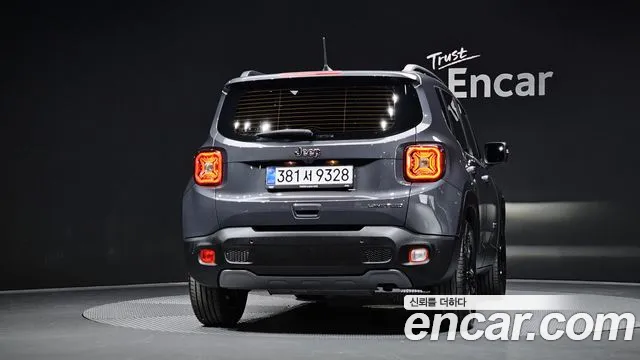 Jeep Renegade 2023 — фото 4