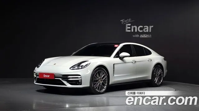 Porsche Panamera 2023 — фото 1